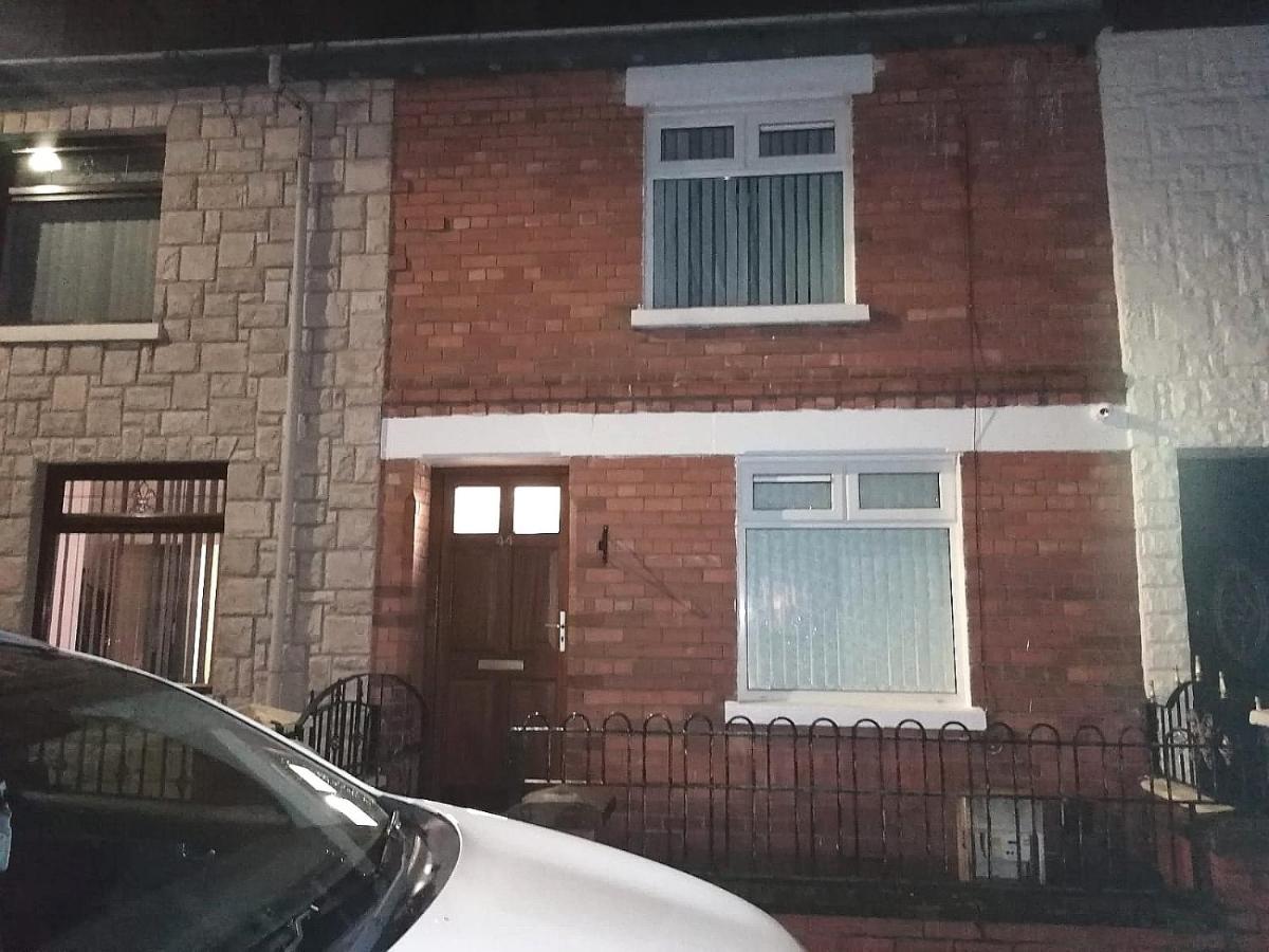 Maire Toireasa - Cosy Refurbished Property In The Gaeltacht Quarter เบลฟาสต์ ภายนอก รูปภาพ