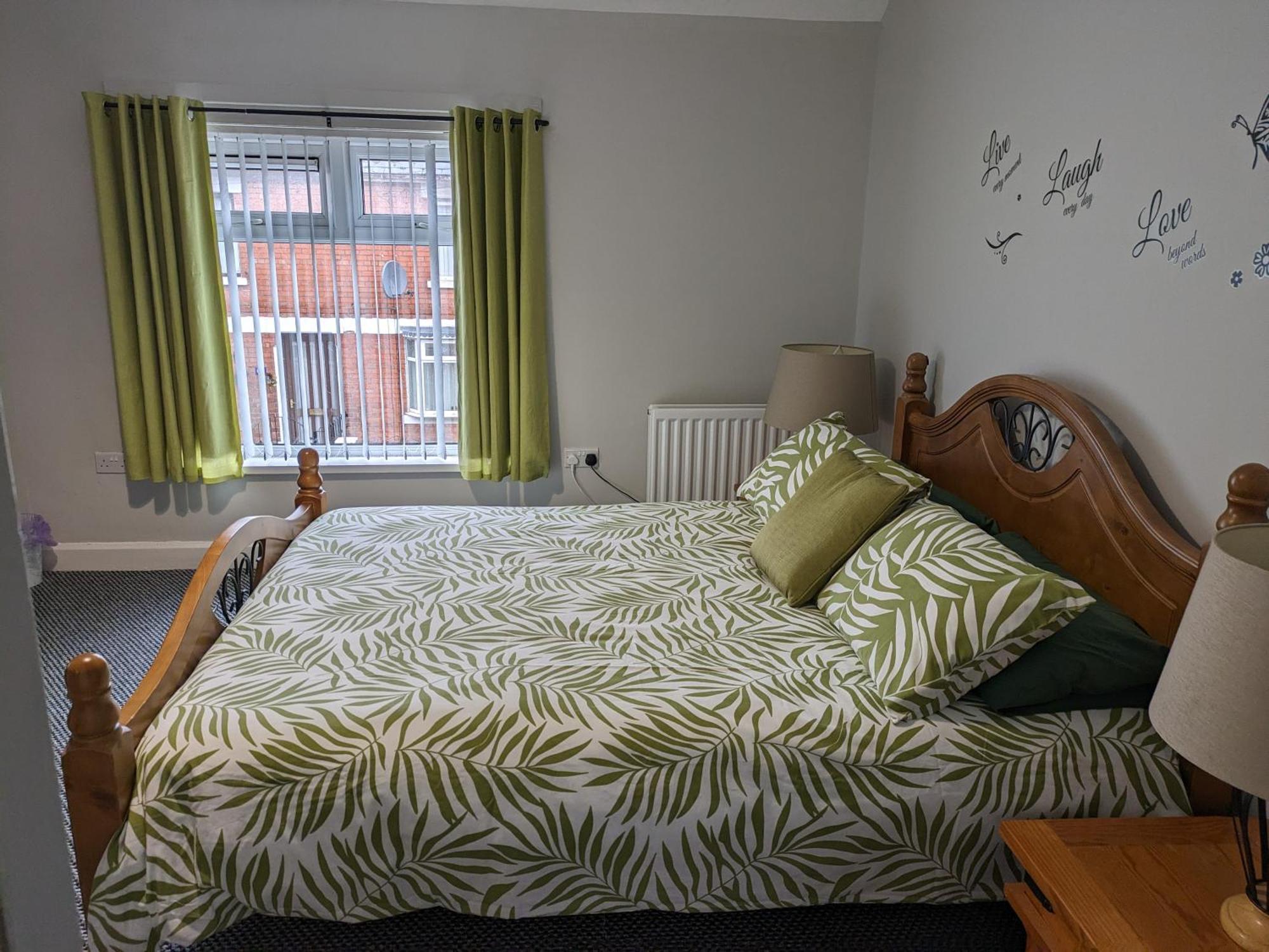 Maire Toireasa - Cosy Refurbished Property In The Gaeltacht Quarter เบลฟาสต์ ภายนอก รูปภาพ